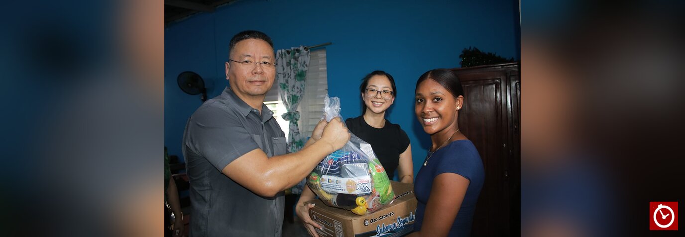 Cámara de Comercio de Fujian realiza donación en iglesias de San Antonio de Guerra