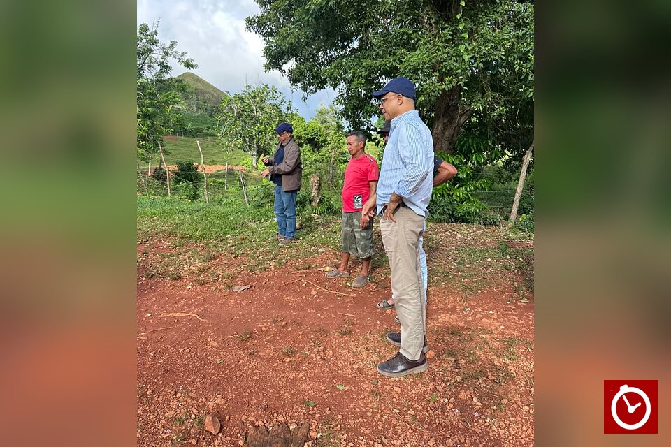 Diputado Cecilio García supervisa trabajos de INAPA para llevar agua a Loma Atravesada y La Guázuma