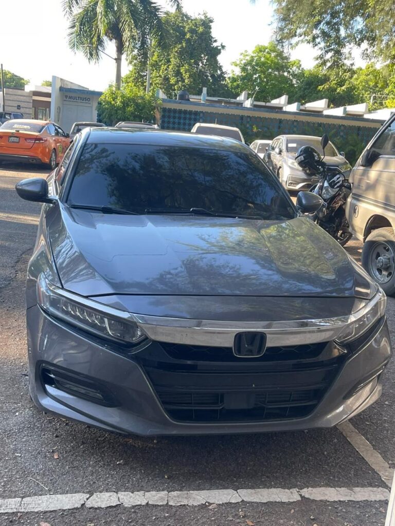 Ocupan pistola, 21 celulares y un vehículo durante allanamiento en Navarrete; tres detenidos 2 | Noticias de hoy en República Dominicana WhatsApp Image 2026 10 17 at 10.02.47 AM 1 | Noticias de hoy en De Último Minuto