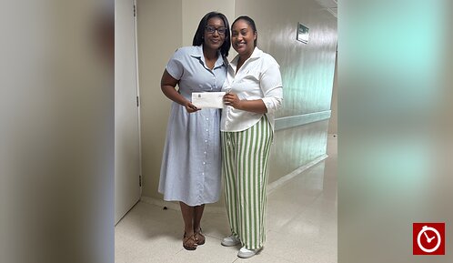 Carmen Williams gestiona apoyo económico de medio millón de pesos para Ruth Esther Tavárez, ingresada en el HOMS