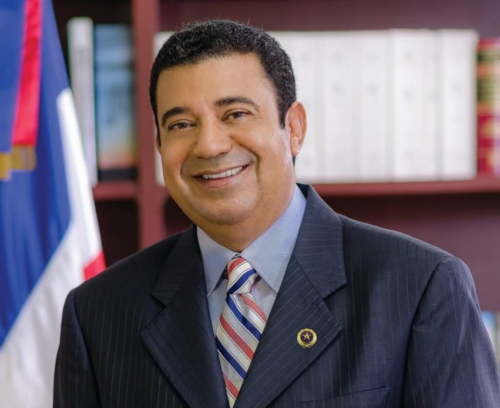 Euclides Sánchez habría quedado fuera de cuatro actividades de Leonel Fernández en La Vega 1 | Noticias de hoy en República Dominicana Euclides Sánchez habría quedado fuera de cuatro actividades de Leonel Fernández en La Vega y Jarabacoa