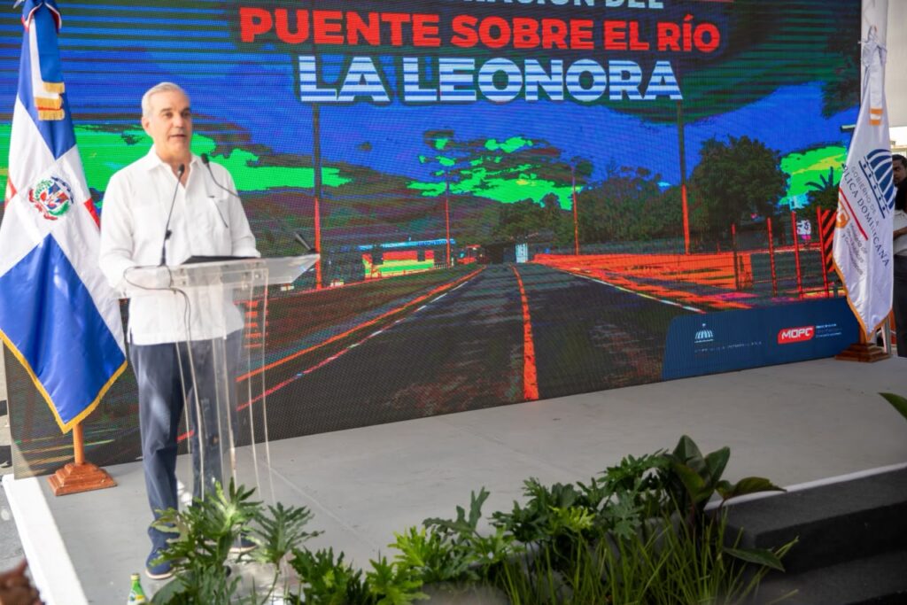 Maimón estrena puente sobre el río La Leonora tras décadas de reclamos 1 | Noticias de hoy en República Dominicana WhatsApp Image 2026 10 18 at 1.24.01 PM 1 | Noticias de hoy en De Último Minuto