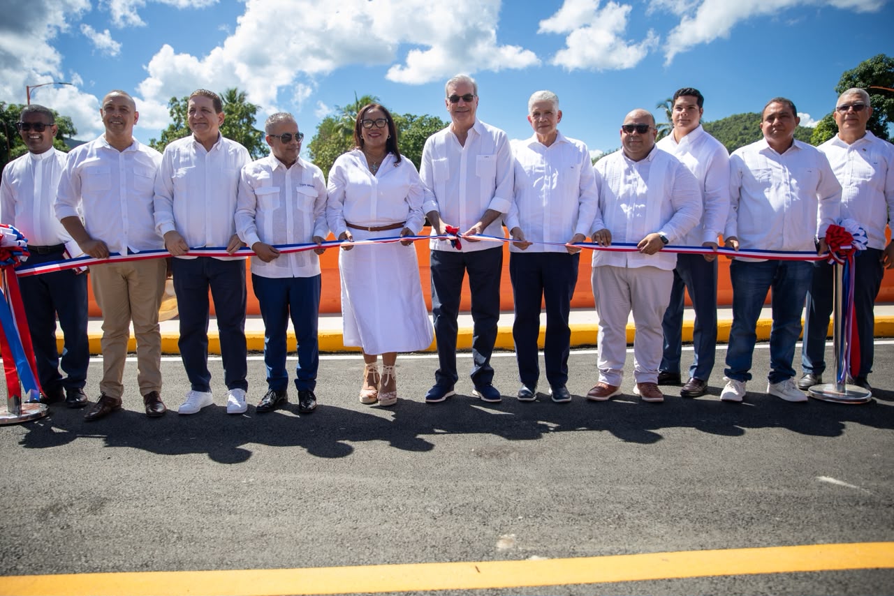Maimón estrena puente sobre el río La Leonora tras décadas de reclamos