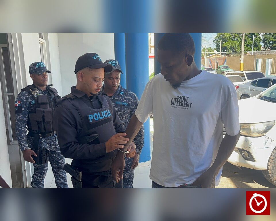 Joven buscado por robo de ganado se entrega a la Policía en Bayaguana