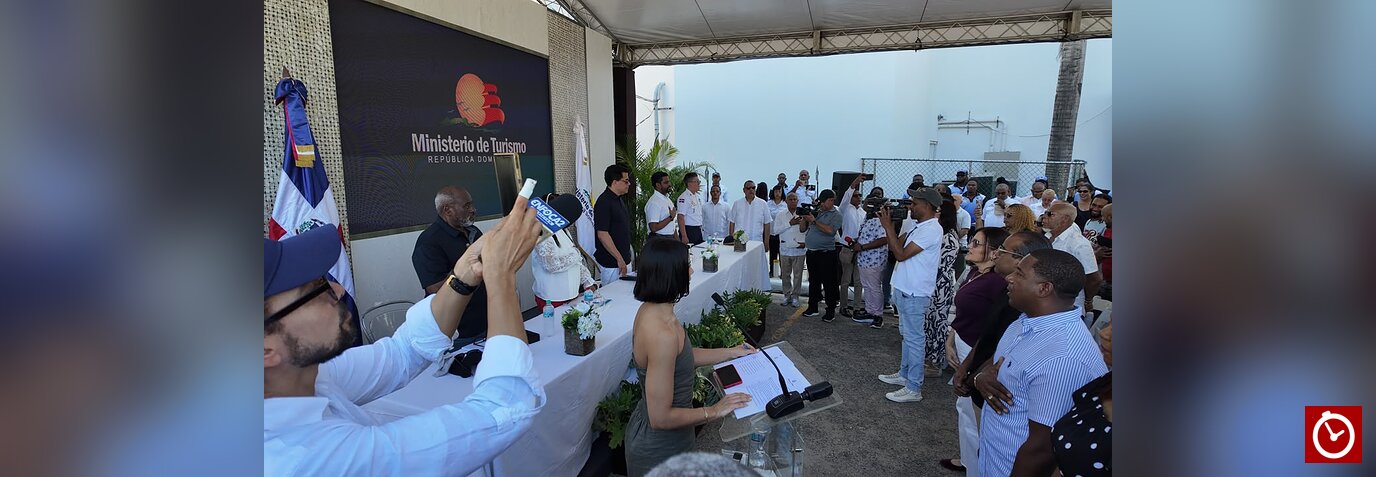 Collado anuncia inversión de RD$1,400 millones para transformar Boca Chica