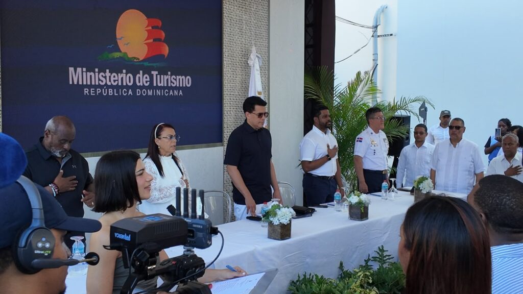 David Collado anuncia más de RD$500 millones en obras para Boca Chica 2 | Noticias de hoy en República Dominicana WhatsApp Image 2026 10 18 at 12.38.05 PM 1 | Noticias de hoy en De Último Minuto