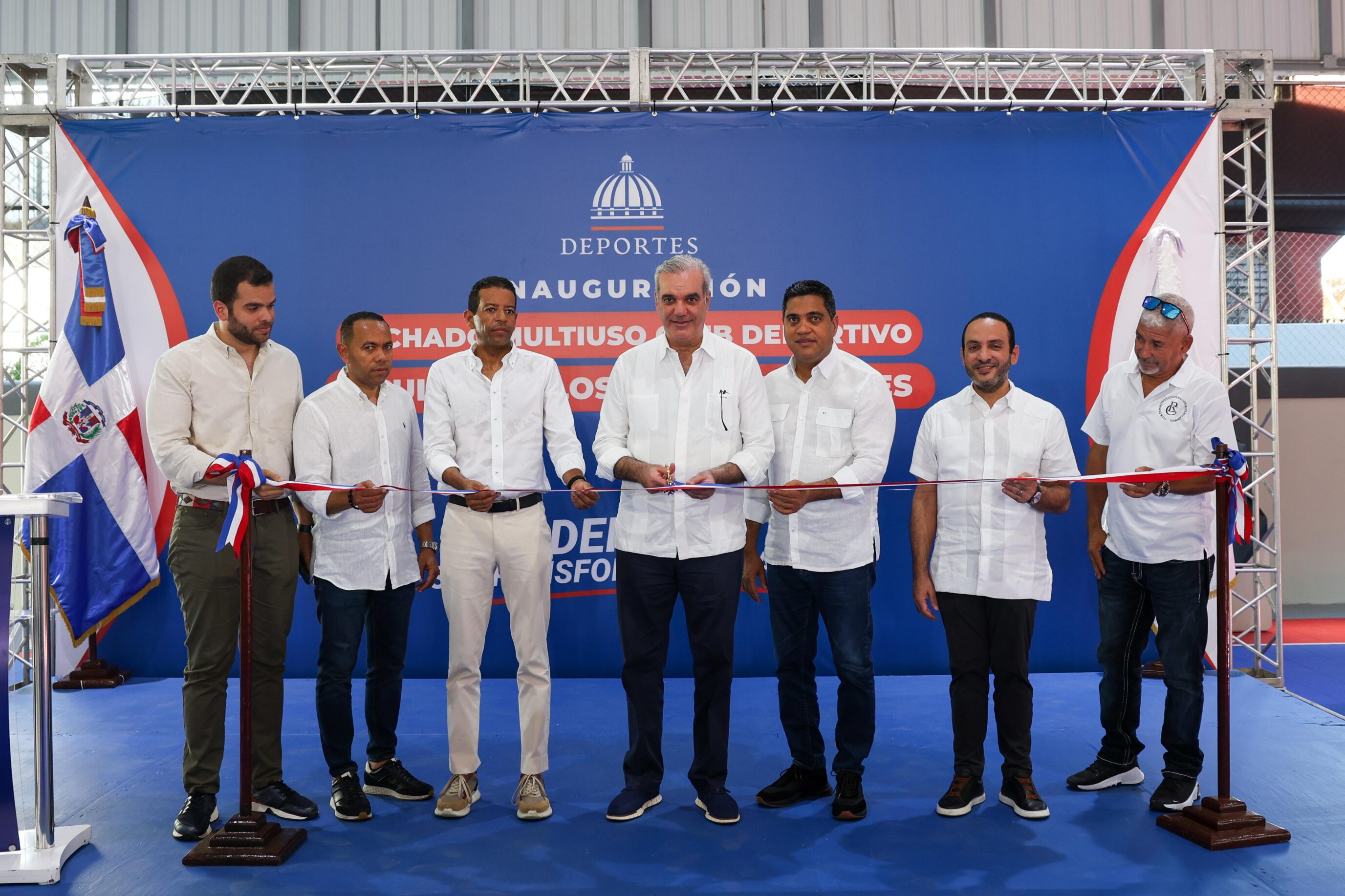 Abinader inaugura dos polideportivos en Santo Domingo con impacto en más de 12,900 personas