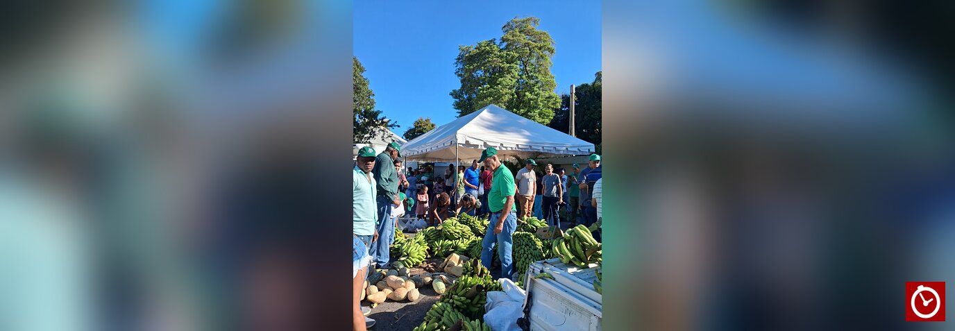 Fuerza del Pueblo beneficia a cientos de familias de SDE con el “Mercado del Pueblo”