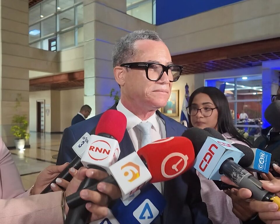 Ministro de Trabajo confía en reubicación de empleados tras pérdida de 120 plazas laborales