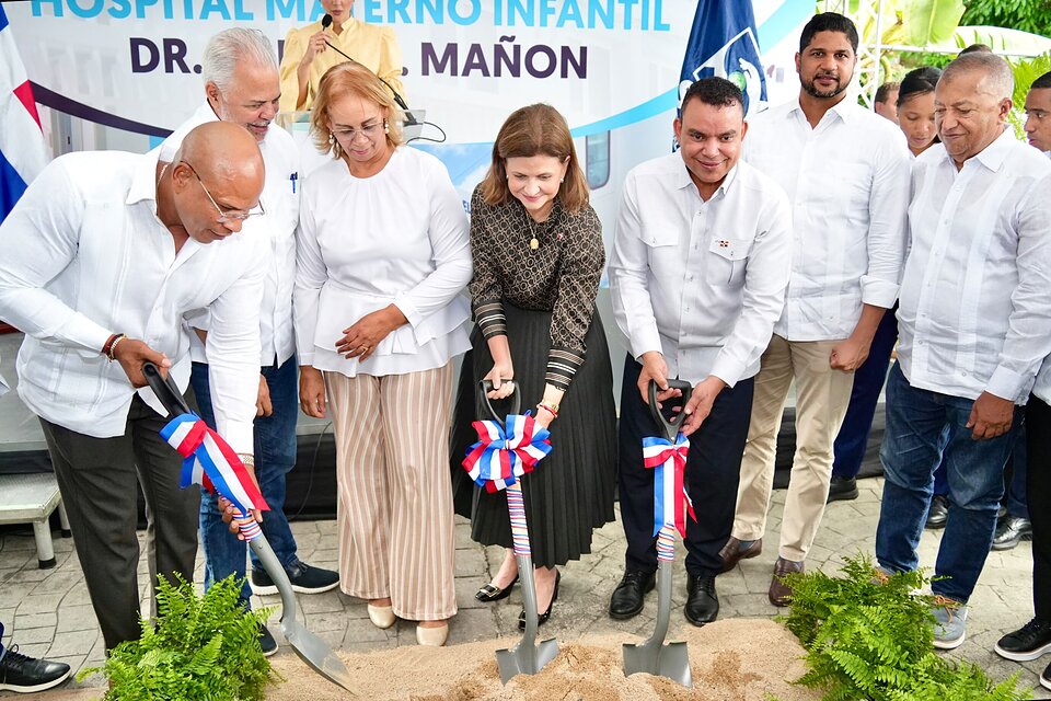 Raquel Peña encabeza primer palazo para remozamiento del Hospital Materno Infantil Jacinto Mañón con inversión superior a RD$489 millones