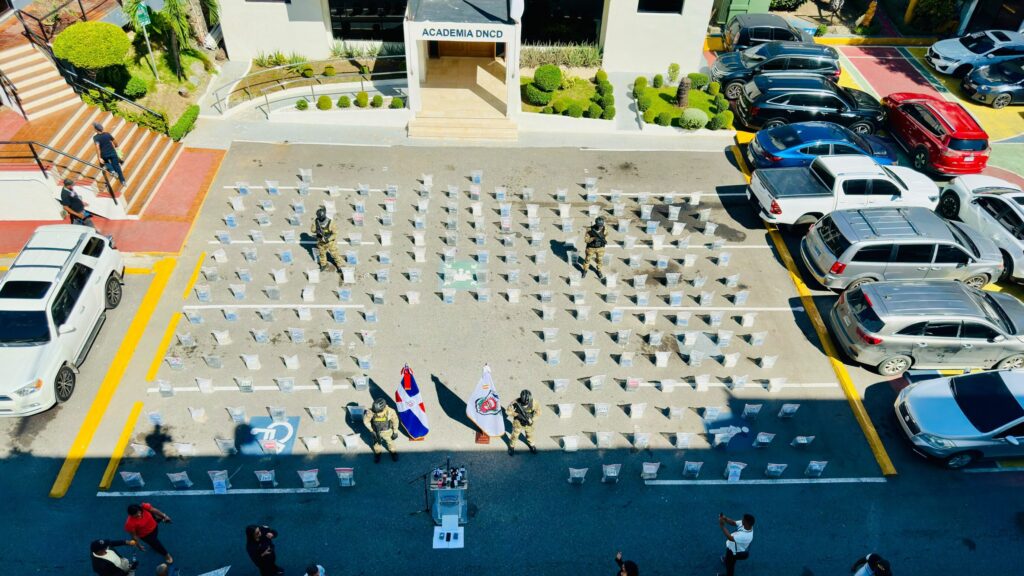 DNCD incauta más de una tonelada de presunta cocaína frente a las costas de Pedernales 1 | Noticias de hoy en República Dominicana WhatsApp Image 2026 10 20 at 11.12.39 AM 2 | Noticias de hoy en De Último Minuto