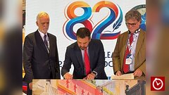 El alcalde de Bogotá firma las declaraciones de Chapultepec y Salta II en inicio de la Asamblea General de la SIP