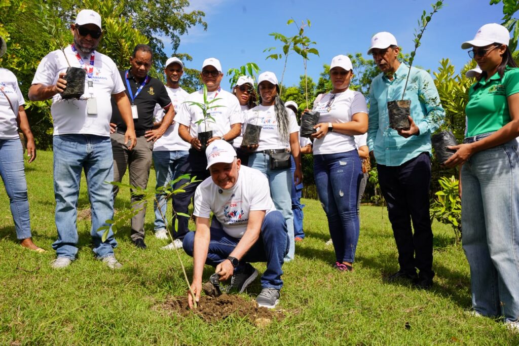 Voluntariado de los Centros Tecnológicos Comunitarios realiza jornada de reforestación 3 | Noticias de hoy en República Dominicana WhatsApp Image 2026 10 22 at 4.26.44 PM 2 | Noticias de hoy en De Último Minuto