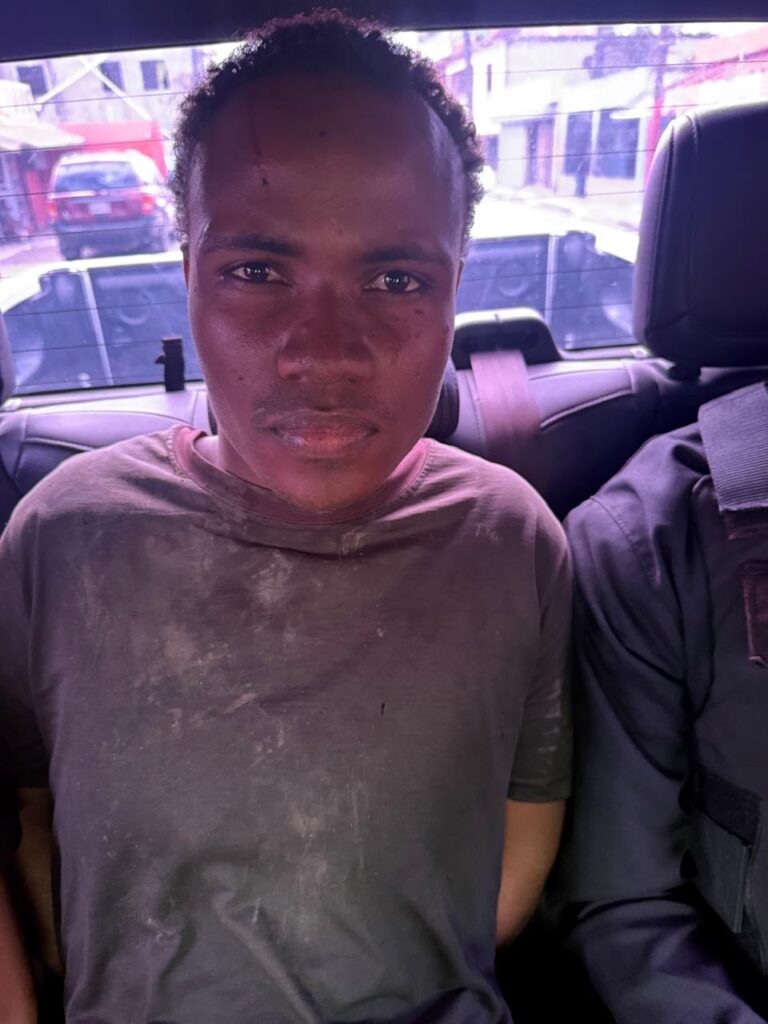 Policía apresa a hombre acusado de decapitar a otro en Villa Mella 2 | Noticias de hoy en República Dominicana WhatsApp Image 2026 10 23 at 1.11.17 PM 1 1 | Noticias de hoy en De Último Minuto