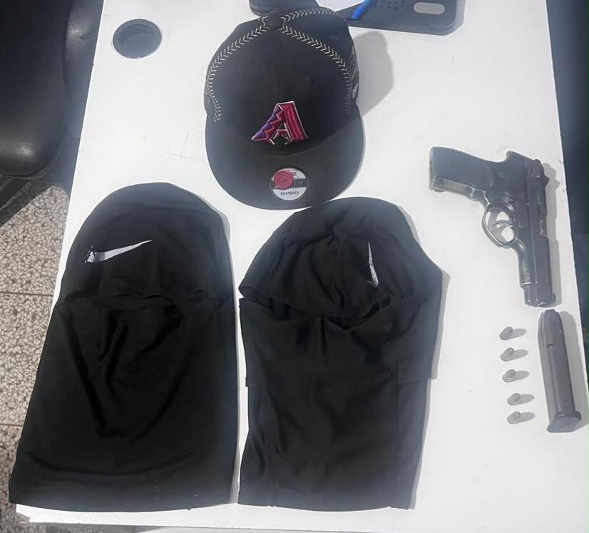 Policía captura a dos presuntos asaltantes tras persecución en Santiago 2 | Noticias de hoy en República Dominicana WhatsApp Image 2026 10 24 at 3.09.11 PM | Noticias de hoy en De Último Minuto