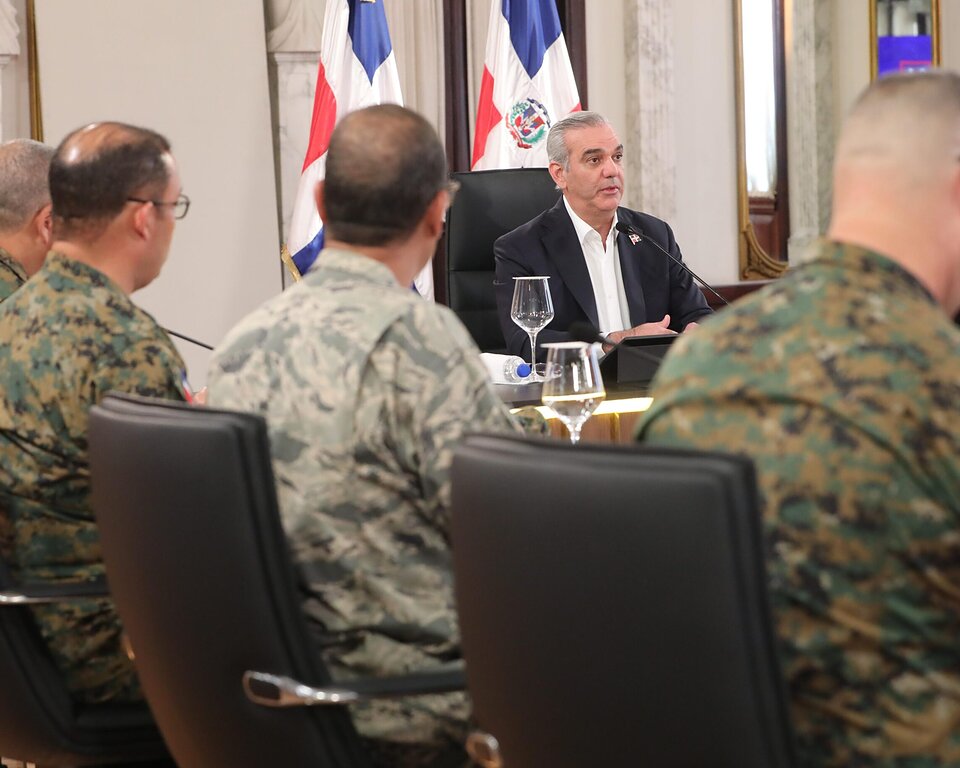 Abinader revela que bandas haitianas avanzaron hacia zonas cercanas a la frontera dominicana