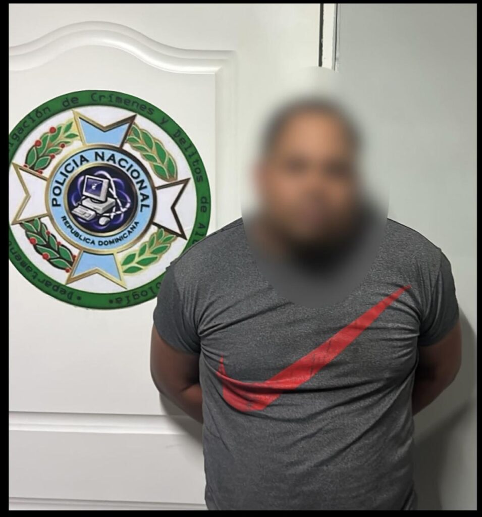 Policía ocupa 22 tarjetas bancarias y RD$58 mil a hombre acusado de cambiazo en cajeros de Santiago