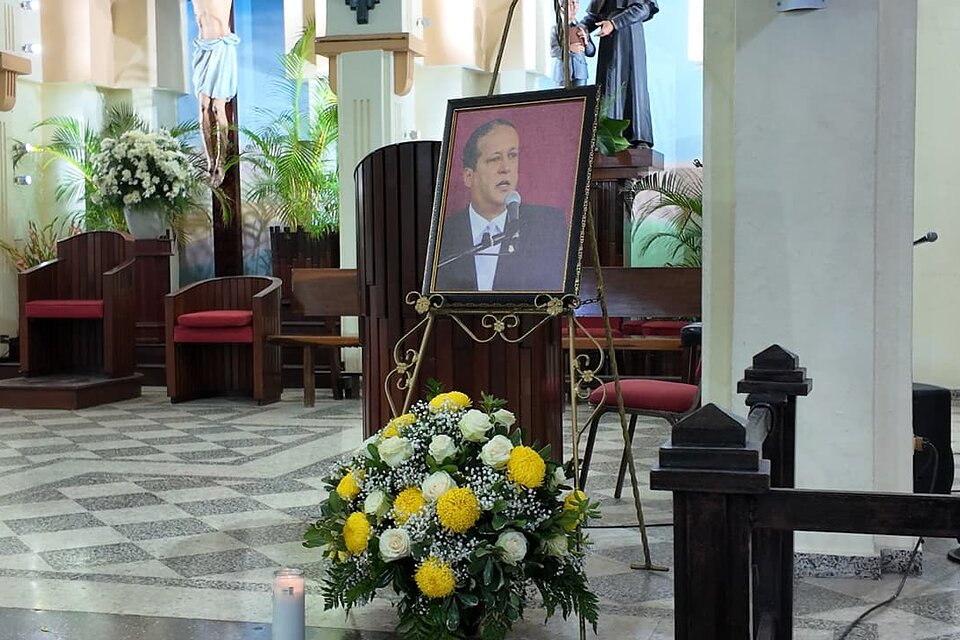 Sigfrido Pared Pérez recuerda trayectoria política de su hermano Reinaldo durante misa conmemorativa del 5to aniversario de su fallecimiento