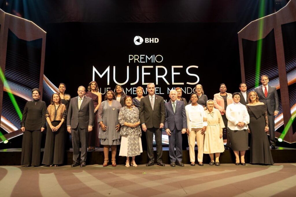 BHD celebra la décima primera edición del Premio Mujeres que Cambian el Mundo 2 | Noticias de hoy en República Dominicana WhatsApp Image 2026 10 28 at 9.05.51 PM | Noticias de hoy en De Último Minuto