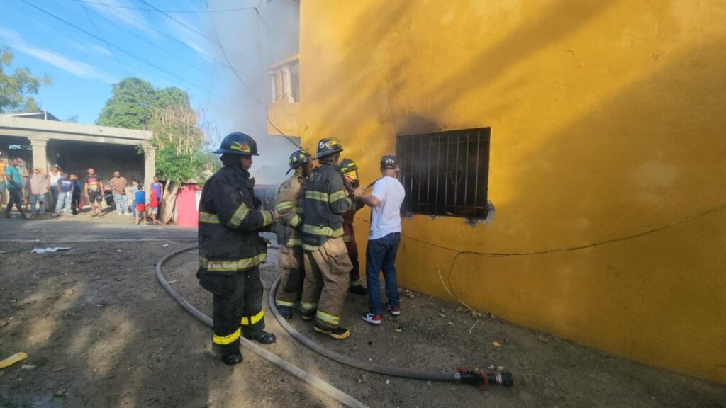 Incendio destruye fábrica de productos de belleza en Cienfuegos, Santiago