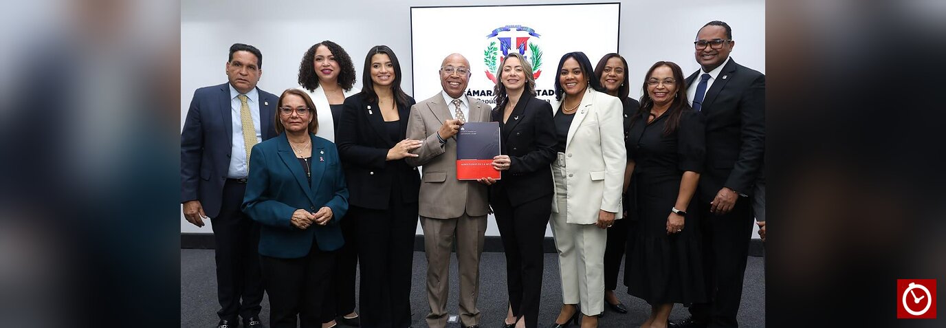 Cámara de Diputados conforma comisión para estudiar la Ley Mirabal, propuesta por Kimberly Taveras