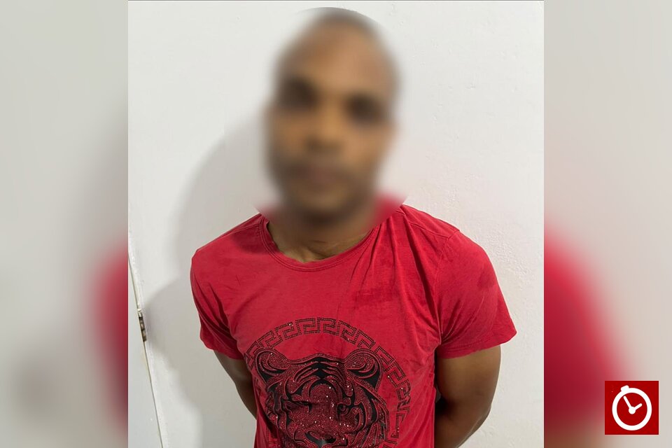 Policía arresta a hombre acusado de presunto abuso sexual contra cuatro menores de entre 7 y 15 años en Santiago