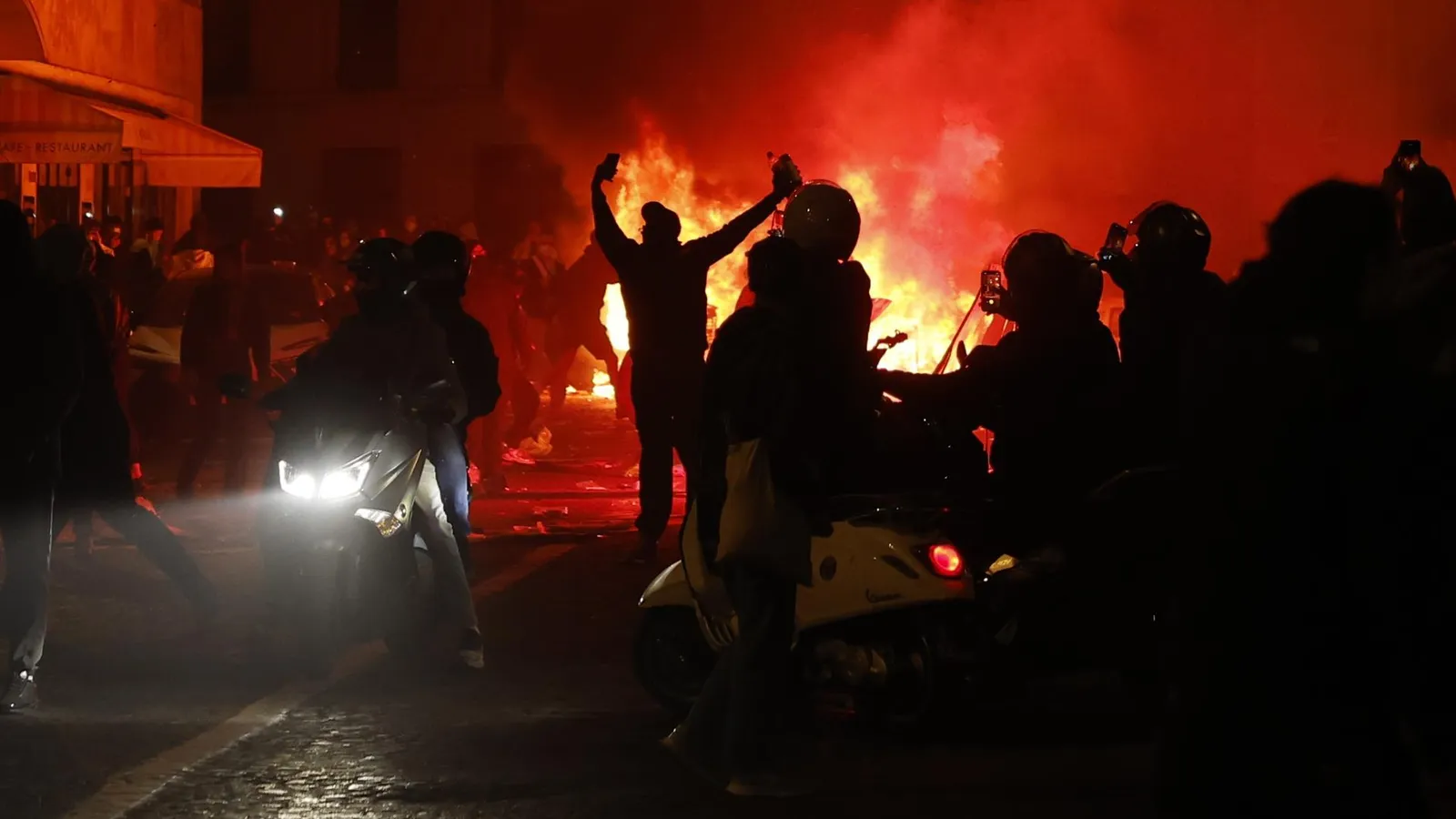 Detenidas 1.200 personas en las protestas en Francia, que dejan 150 policías heridos