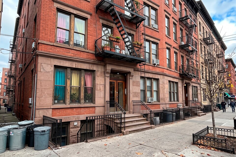 Más de 6,200 familias en Nueva York conservarán ayuda habitacional para pagar alquiler