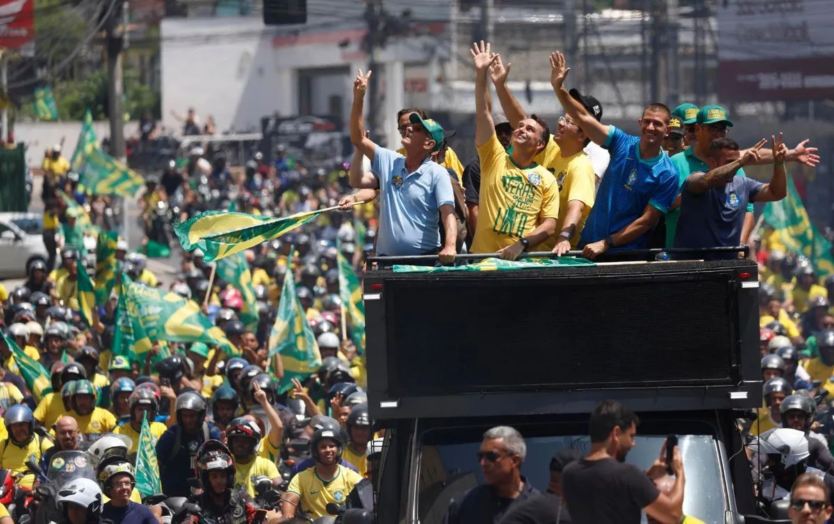 Bolsonaro y Lula toman aliento en sus reductos electorales antes de la recta final