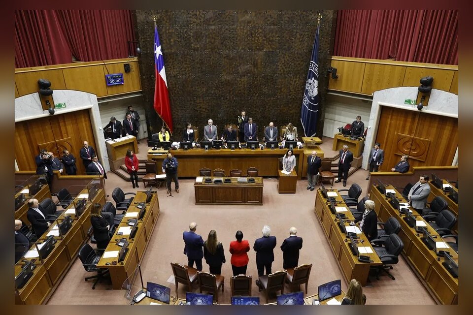 Senado de Chile aprueba proyecto que agiliza la expulsión de extranjeros en situación irregular