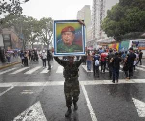 Venezolanos marchan en Caracas para recordar último triunfo electoral de Hugo Chávez