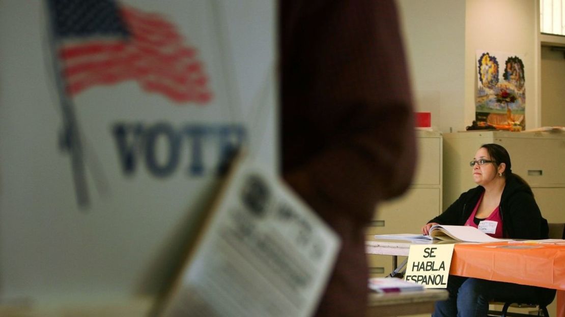 El 51 % de los votantes latinos en EE. UU. apoya a los demócratas y el 74 % desaprueba a Trump