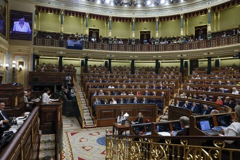 Congreso rechaza los dos decretos del Gobierno sobre vivienda con votos de PP, Vox y Junts