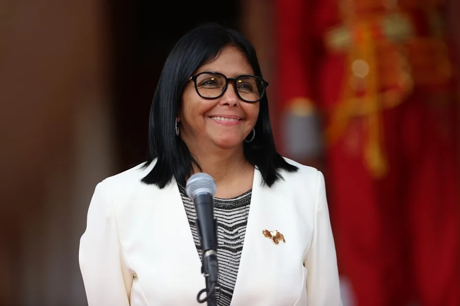 Delcy Rodríguez sigue los pasos de Maduro y adelanta la Navidad en Venezuela al 1 de noviembre