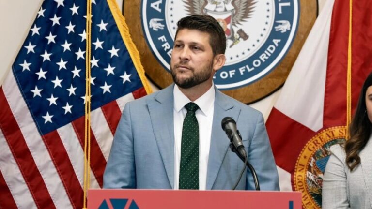Florida solicita una orden judicial temporal contra Meta por generar adicción en menores