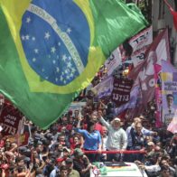 "El último baile": Lula cierra su campaña en São Paulo ante una multitud vestida de rojo