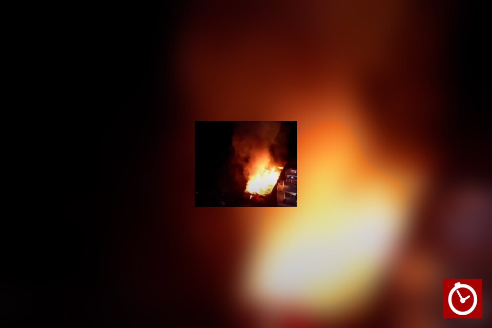 Incendio afecta fábrica de aceite en San Cristóbal y provoca intensa humareda