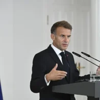 Macron pide a G7 actuar de forma coordinada y sin restricciones a las exportaciones de petróleo