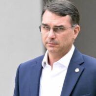 Elecciones en Brasil: Flávio Bolsonaro arranca por delante de Lula