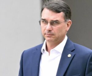 Elecciones en Brasil: Flávio Bolsonaro arranca por delante de Lula