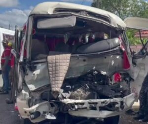 Ocho personas resultan heridas en accidente entre autobús y camión en Hato Mayor