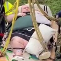 Rescatan con una grúa a hombre de 272 kilos tras emergencia médica en Florida