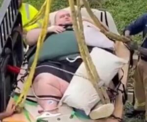 Rescatan con una grúa a hombre de 272 kilos tras emergencia médica en Florida