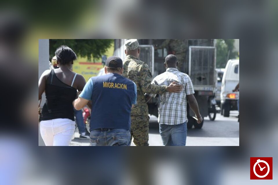 Migración perseguirá contratación ilegal de extranjeros en fincas y obras de construcción