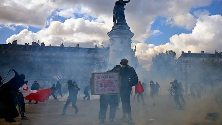 Oleada de protestas con Francia con más de 100 detenidos en París