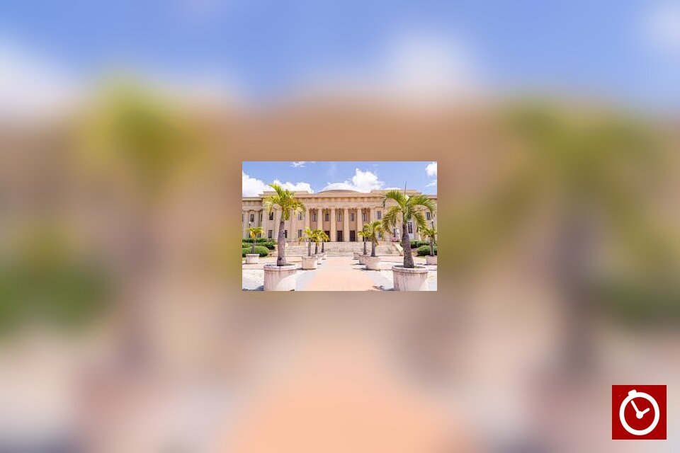 Bellas Artes anuncia suspensión de clases este martes 27 de octubre de 2026 por condiciones meteorológicas.