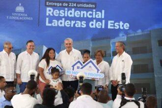 Abinader entrega 224 apartamentos de Laderas del Este en Guerra