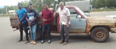 Ejército intercepta vehículo con tres haitianos ocultos en una caleta en Dajabón