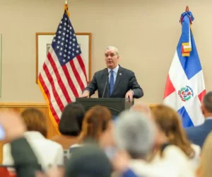 Abinader informa que MIREX da seguimiento a denuncias sobre dominicanos en Rusia