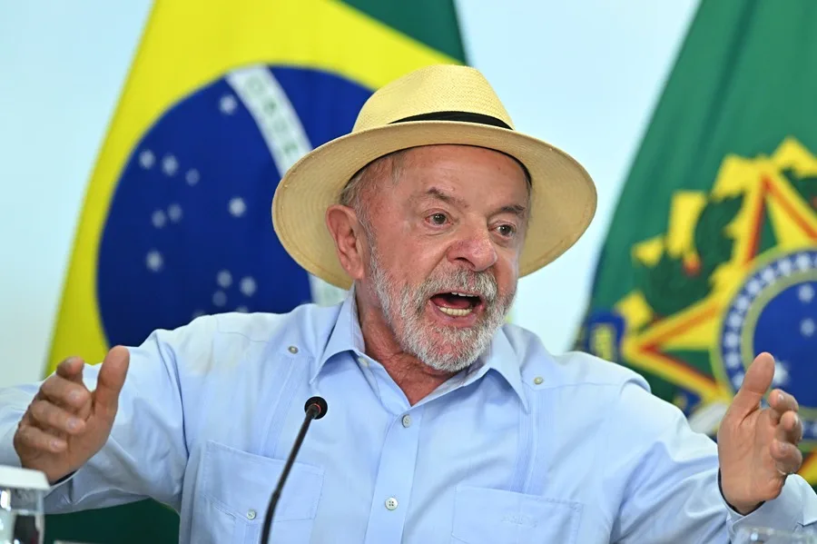 Lula denuncia interferencia electoral tras cierre de canal de WhatsApp que apoyaba su reelección